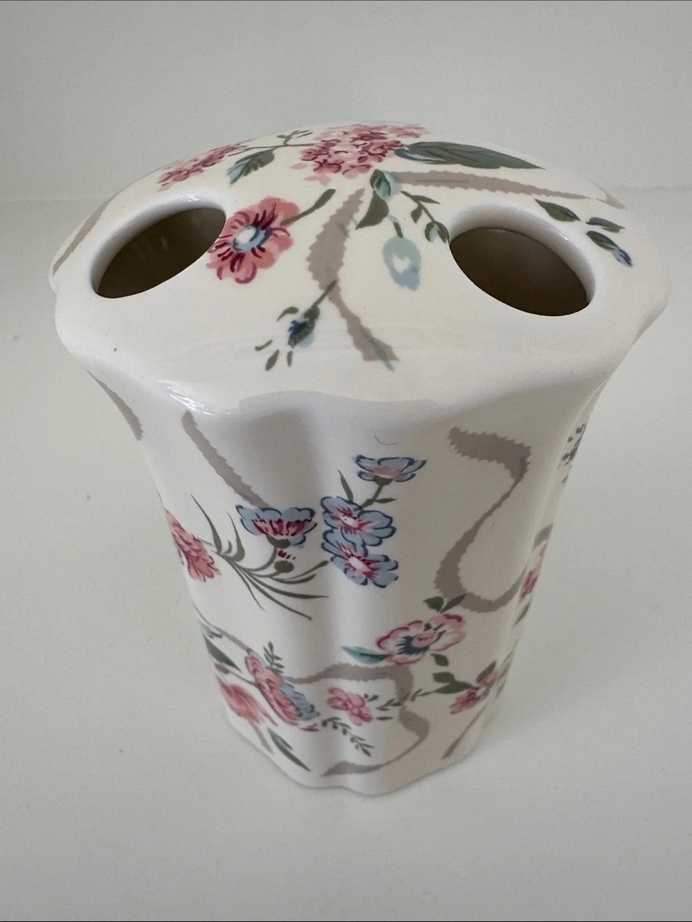 Ceramic Victorian Inspired Floral Toothbrush Holder